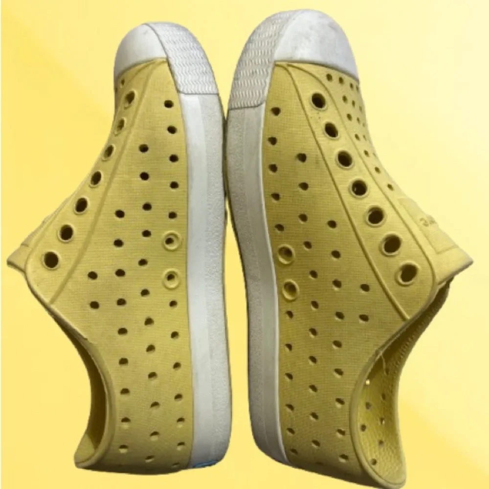 Native Kids Lemon yellow Slip-On Shoe/sneakers